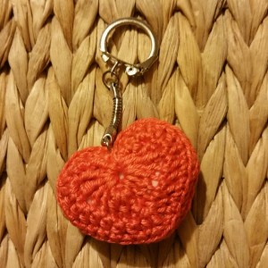 porte-cles-porte-cle-petit-coeur-crochet-17843073-jpeg-20160410-14803-e1a17_570x0